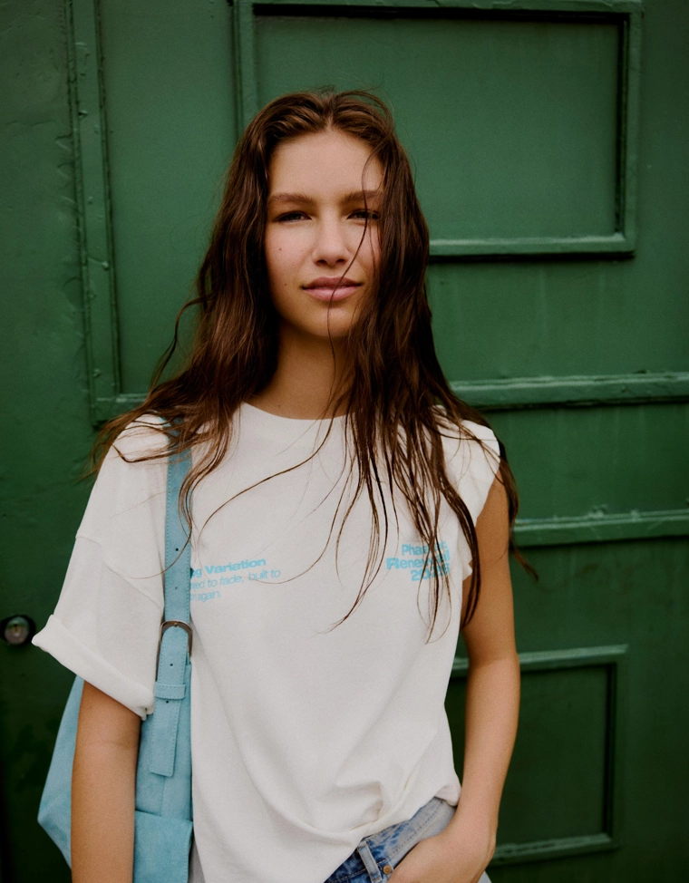 Футболка геометрического кроя с короткими рукавами и принтом