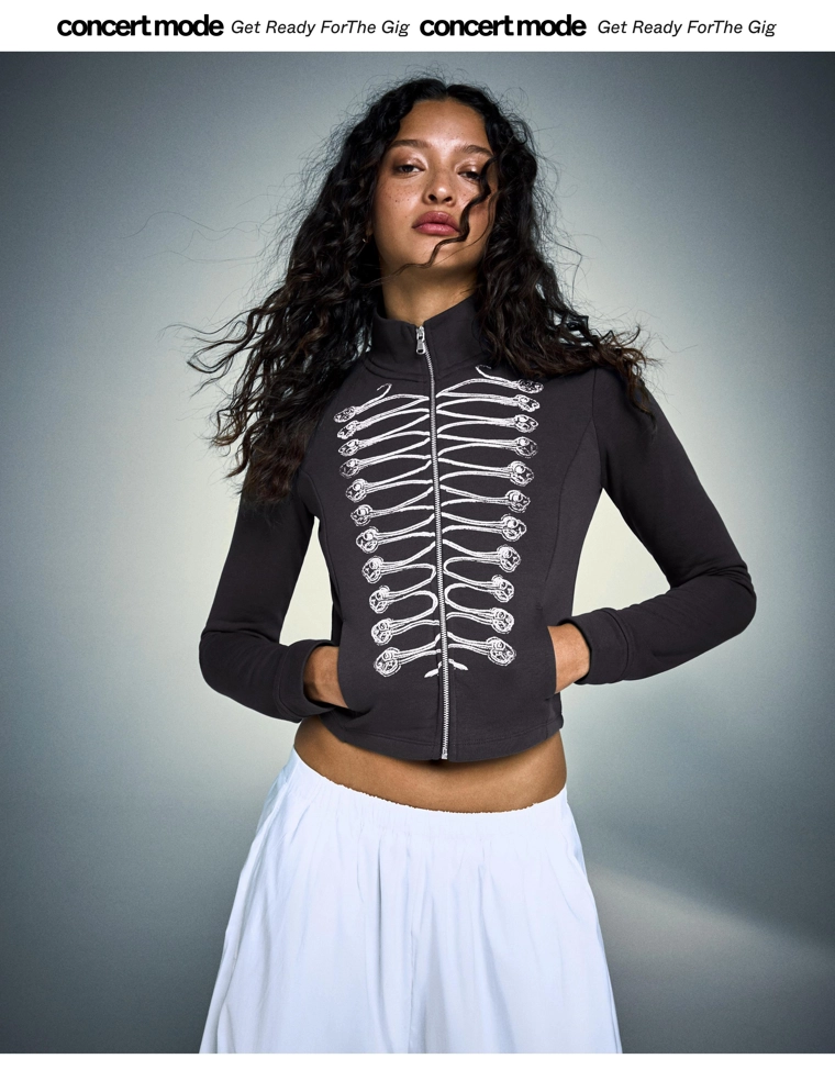 Приталенная куртка с графическим принтом