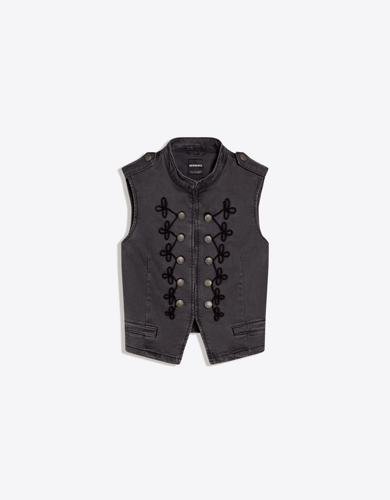 Жилет на пуговицах спереди