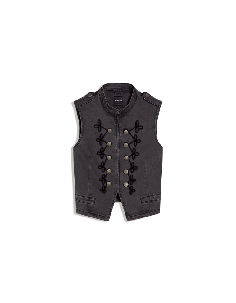 Жилет на пуговицах спереди