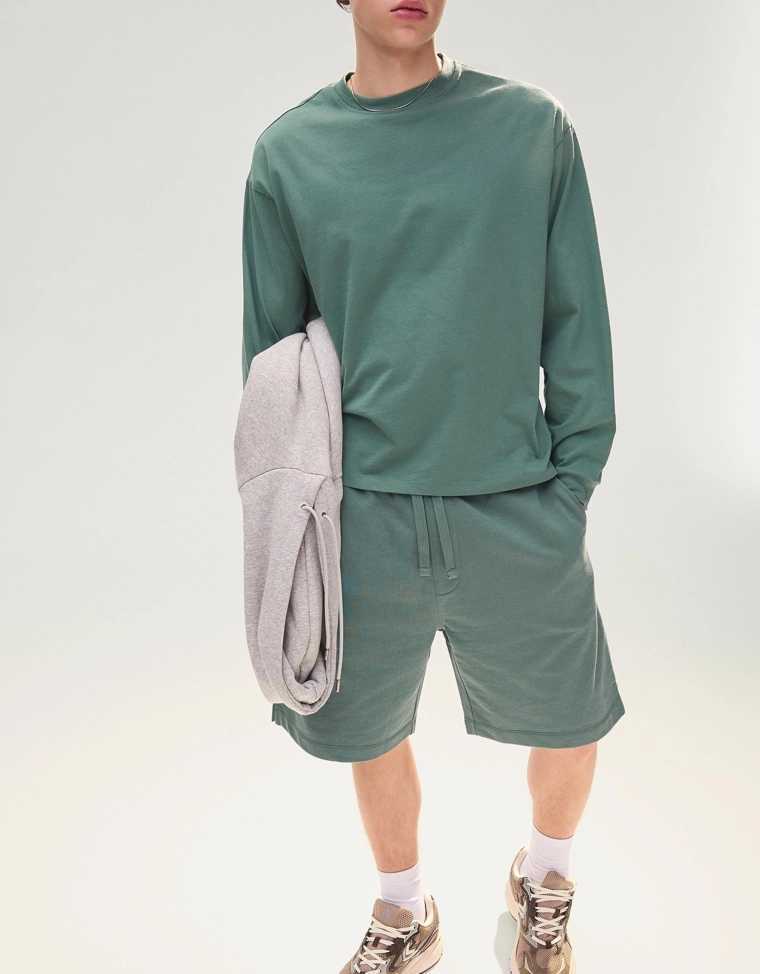 Базовые шорты-бермуды из мягкой ткани