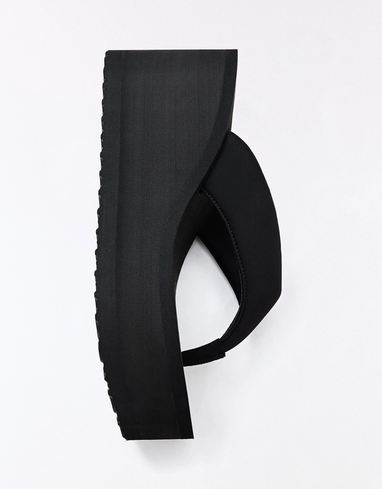 Босоножки с танкеткой и платформой bershka