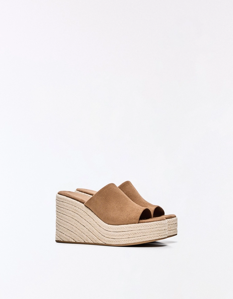 Эспадрильи на танкетке