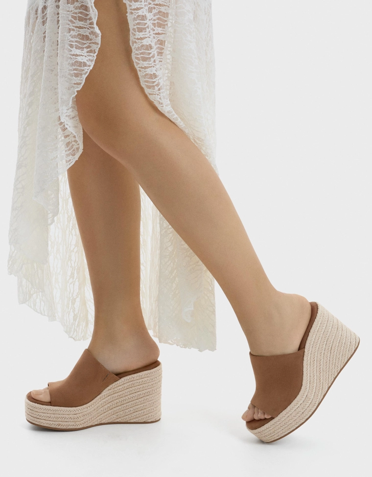 Эспадрильи на танкетке