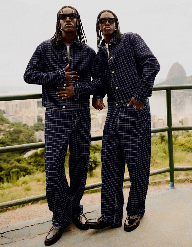 Джинсы в клетку