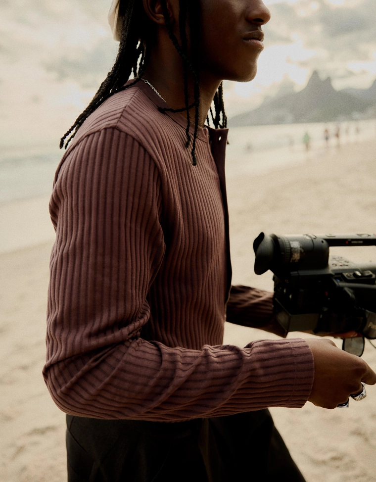 Лонгслив с воротником на пуговицах