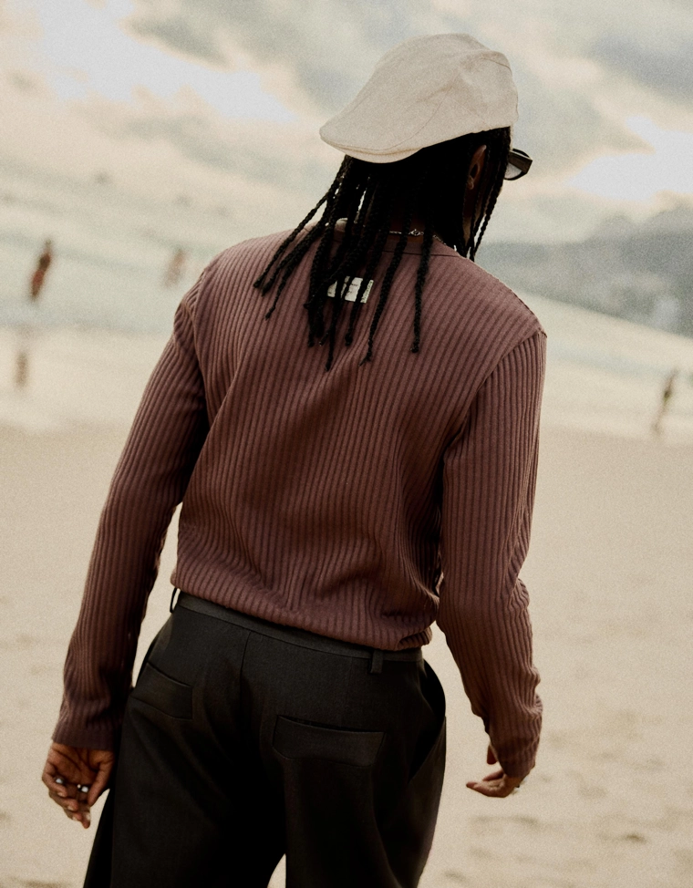 Лонгслив с воротником на пуговицах