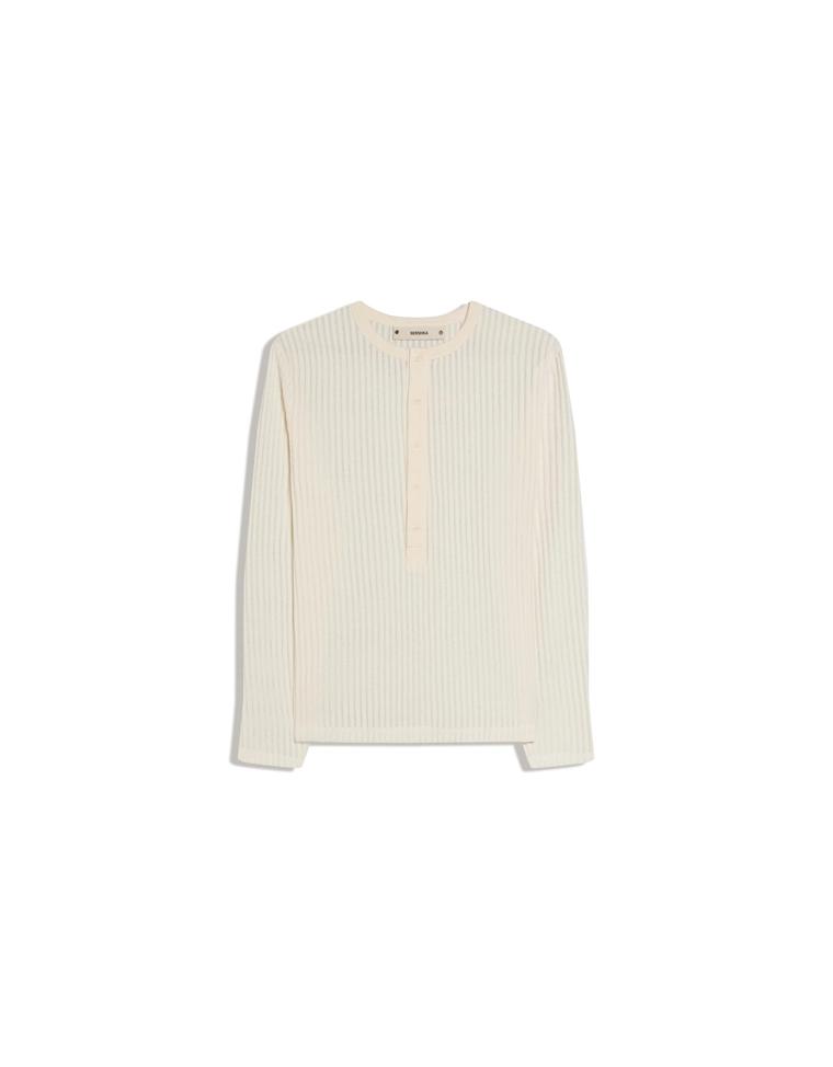 Футболка с длинными рукавами и воротником на пуговицах