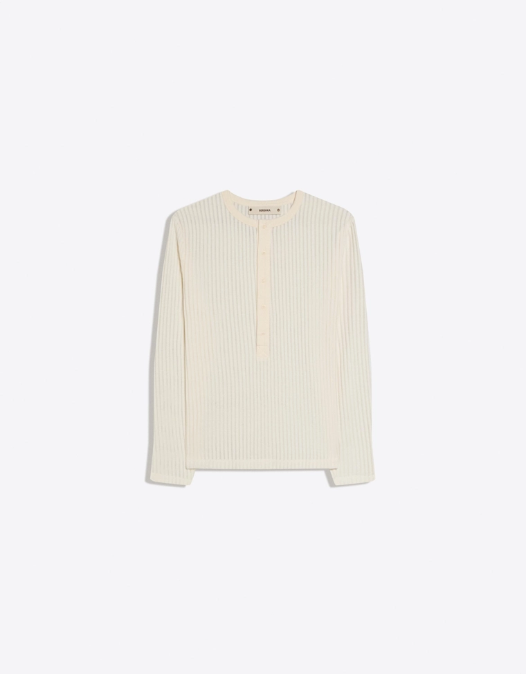 Футболка с длинными рукавами и воротником на пуговицах