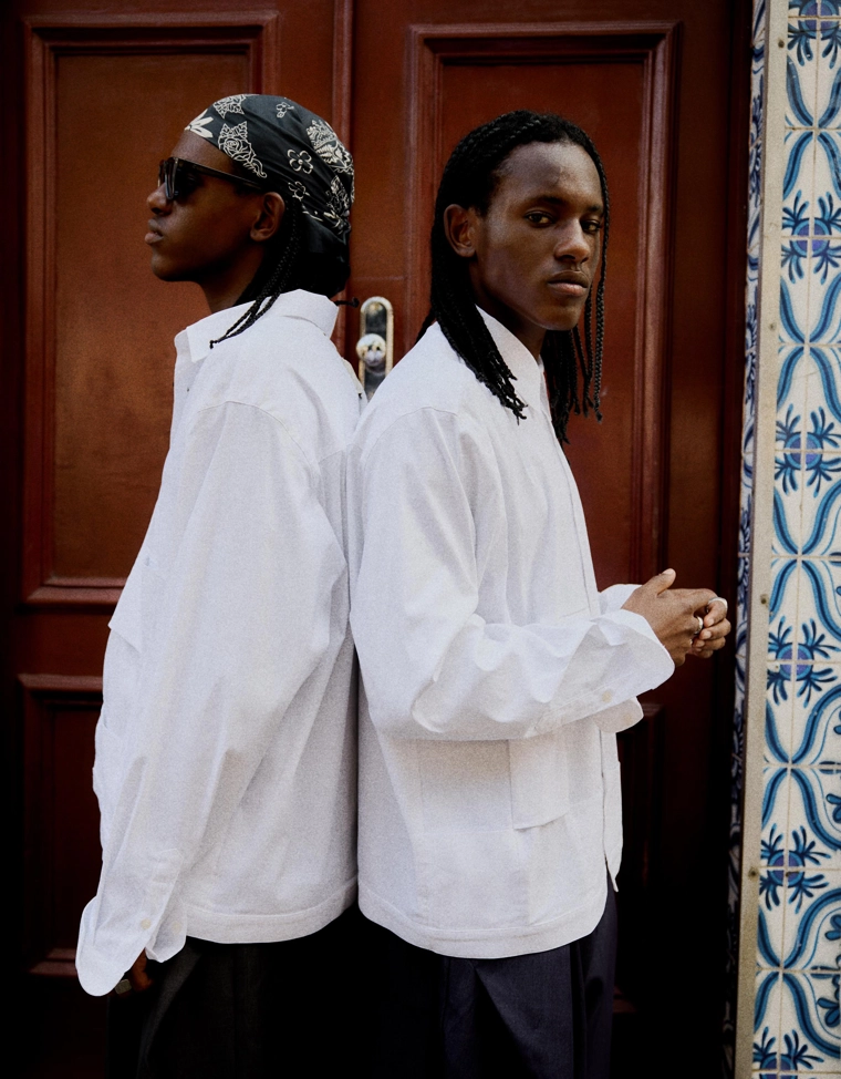 Рубашка свободного кроя с рельефной отделкой и длинными рукавами