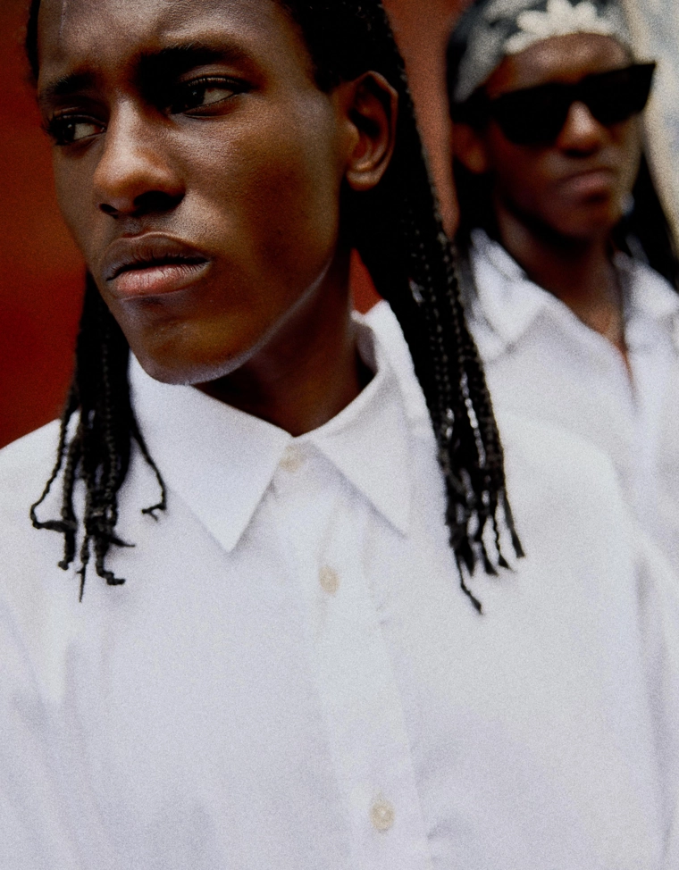 Рубашка свободного кроя с рельефной отделкой и длинными рукавами