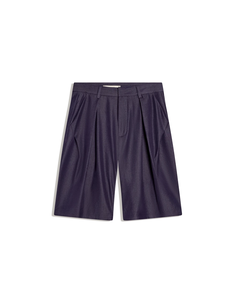 Шорты-бермуды с заниженным шаговым швом