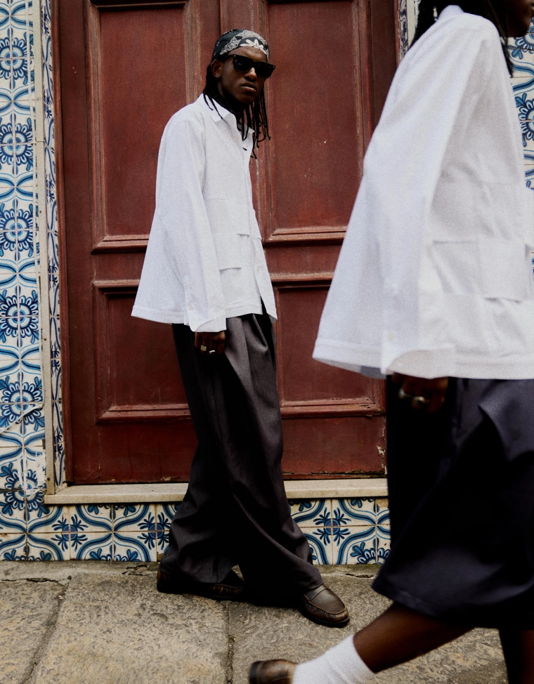 Объемные брюки свободного кроя