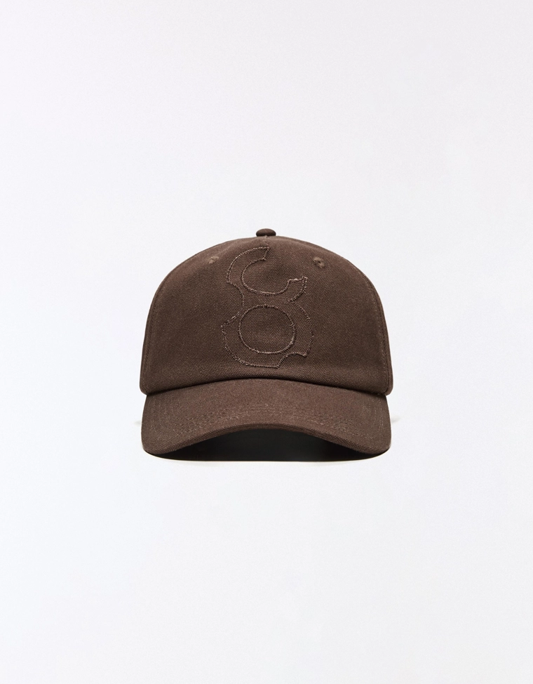 Кепка с нашивкой