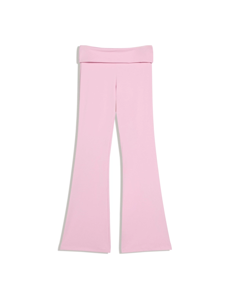 Высокотехнологичные расклешенные брюки с отворотами