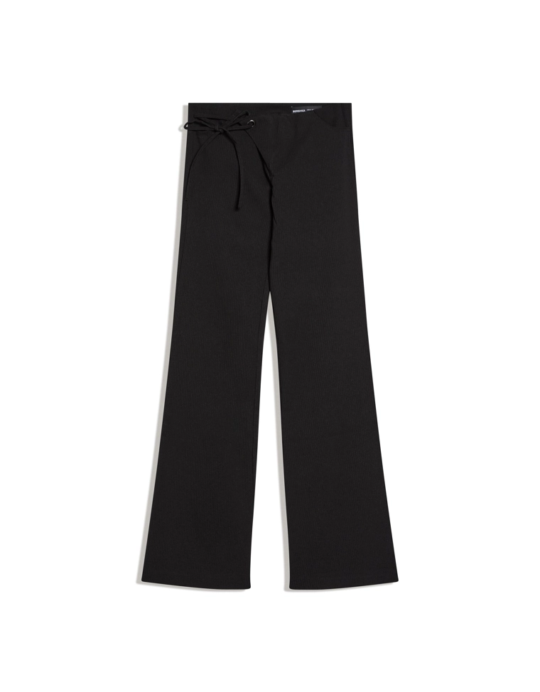 Расклешенные брюки с низкой посадкой