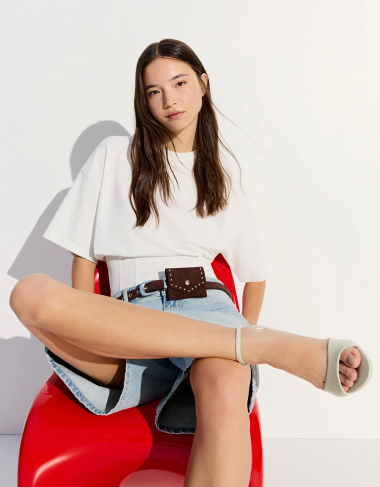 Босоножки на каблуке с ремешком