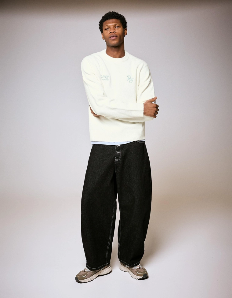 Свитер с круглым вырезом и принтом