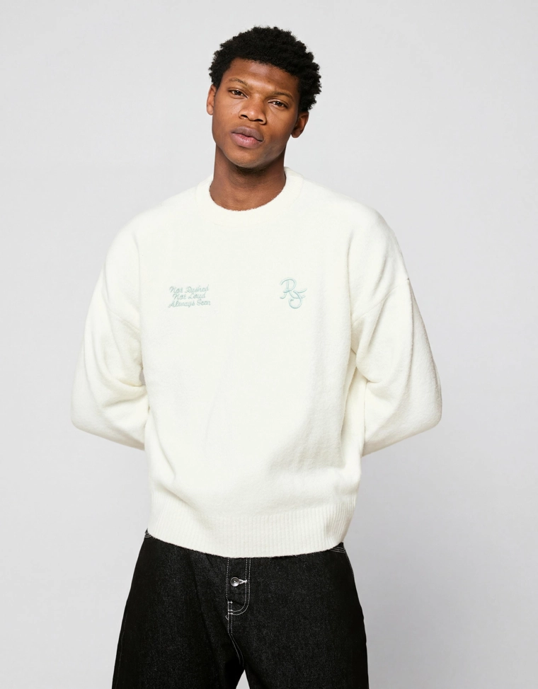 Свитер с круглым вырезом и принтом