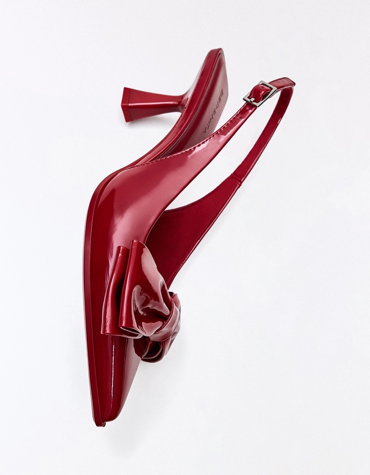 Туфли на среднем тонком каблуке с бантом