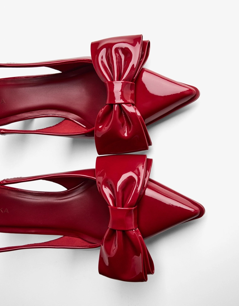 Туфли на среднем тонком каблуке с бантом