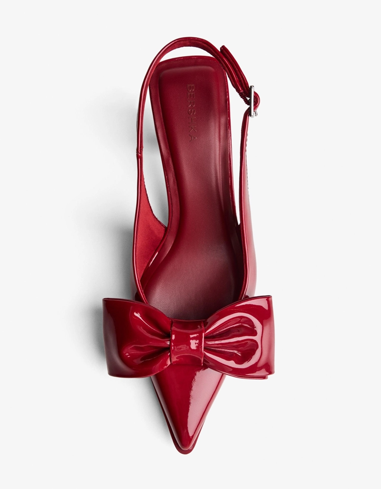 Туфли на среднем тонком каблуке с бантом