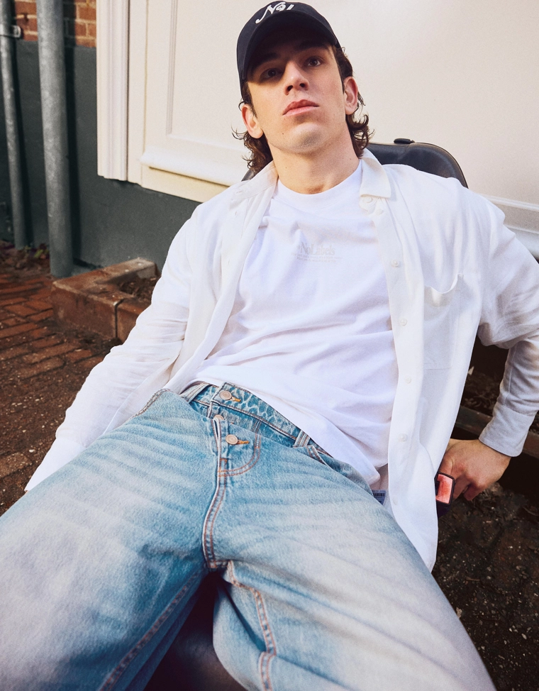 Джинсы barrel с перекрестными пуговицами