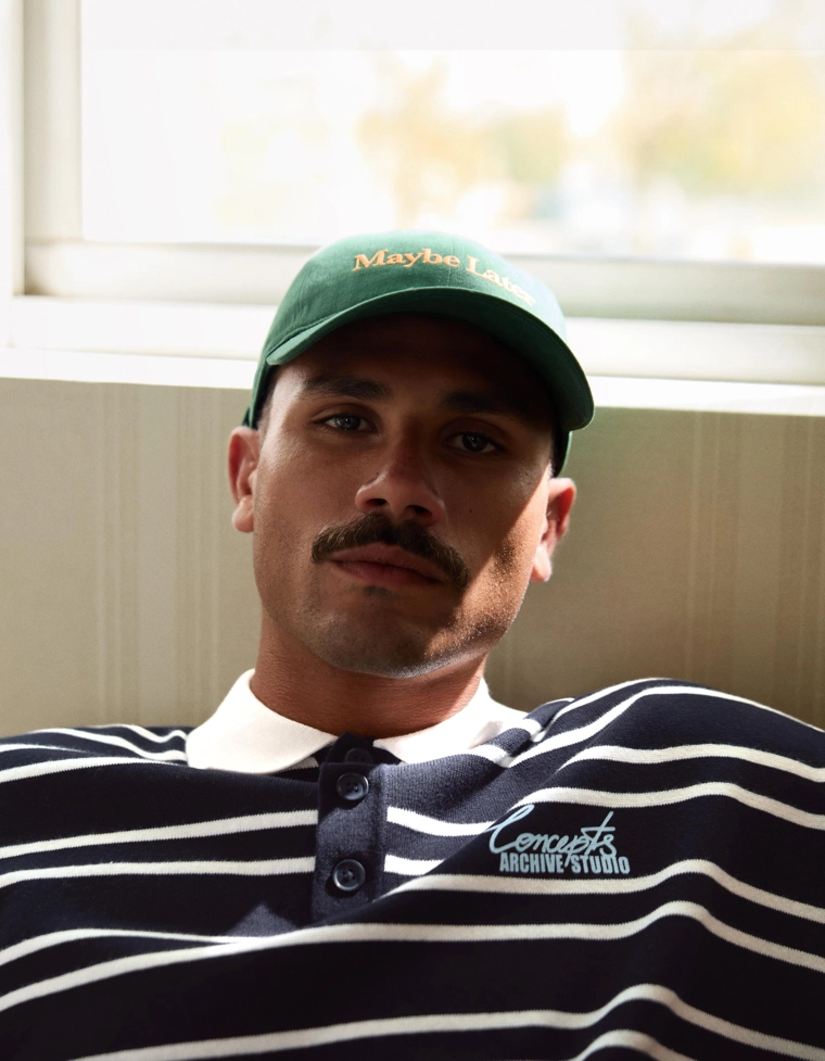 Поло с графическим принтом в полоску