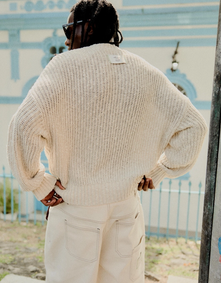 Укороченный свитер с круглым вырезом