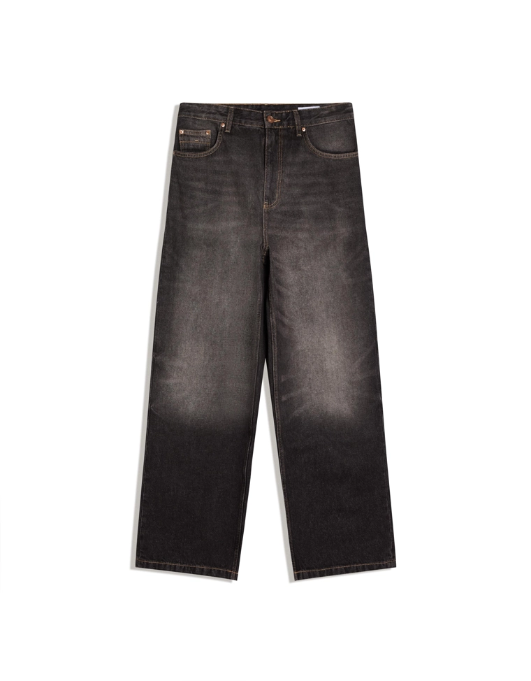 Джинсы очень свободного кроя с вышивкой