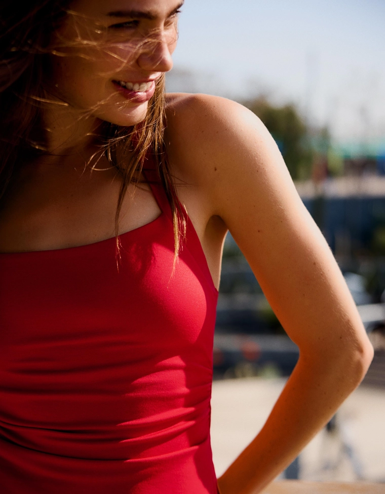 Топ с горловиной халтер