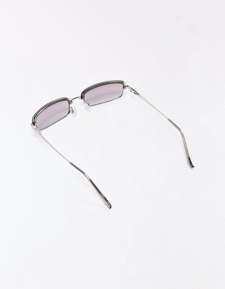 Солнцезащитные очки в металлической оправе