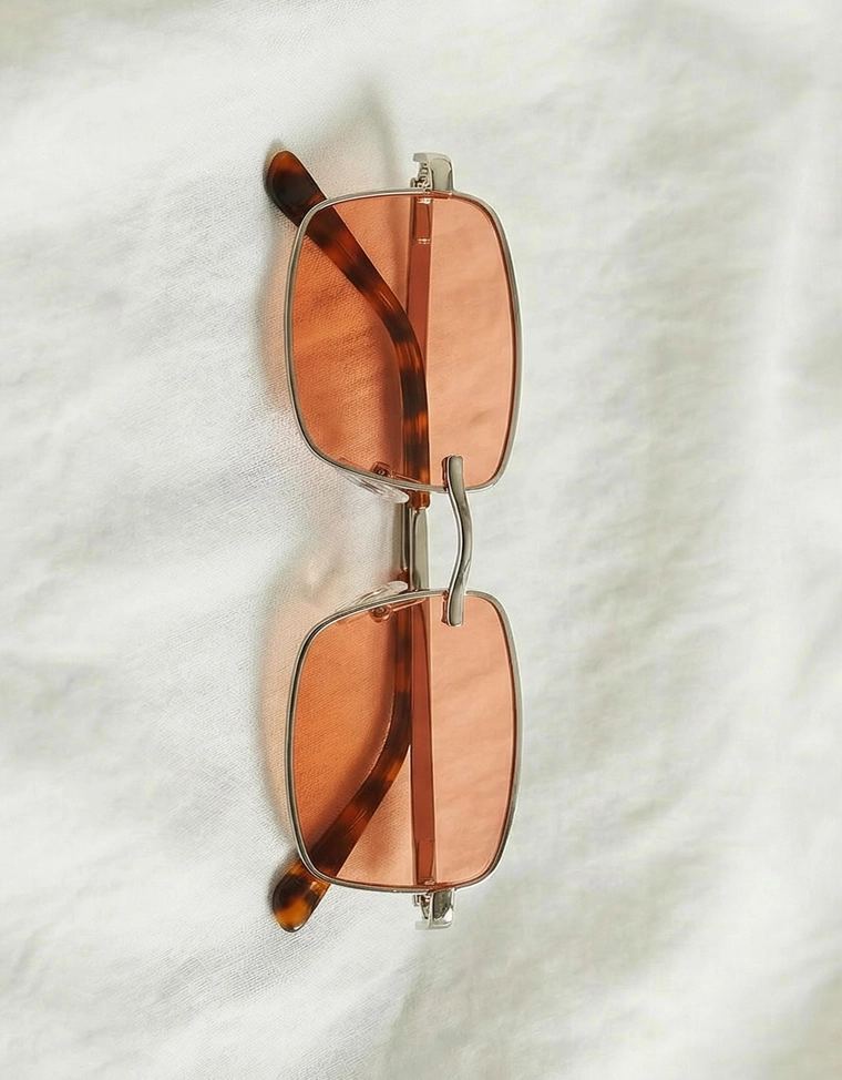 Солнцезащитные очки без оправы