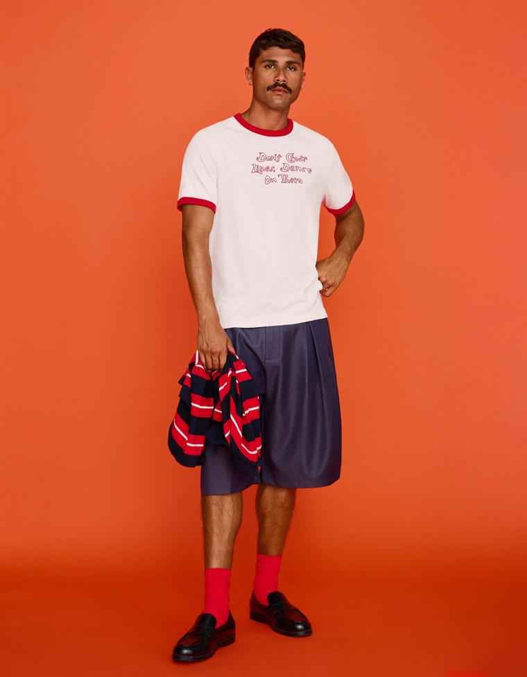 Футболка с контрастными короткими рукавами