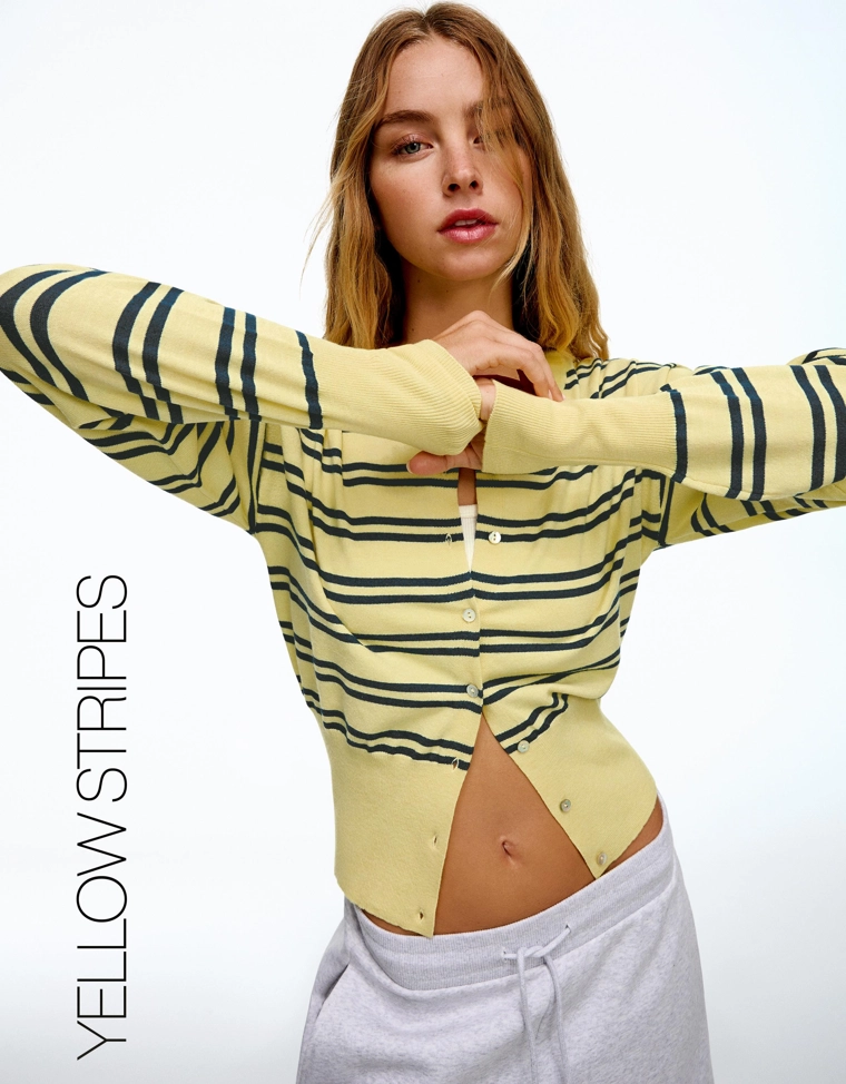 Куртка с круглым вырезом и полосками на пуговицах