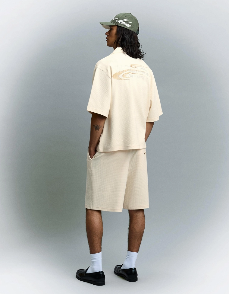 Шорты-бермуды с рифленой текстурой в скейтерском стиле