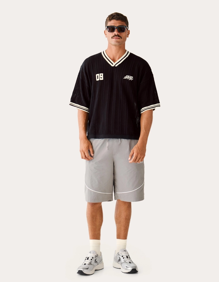 Шорты-бермуды из высокотехнологичной ткани в скейтерском стиле