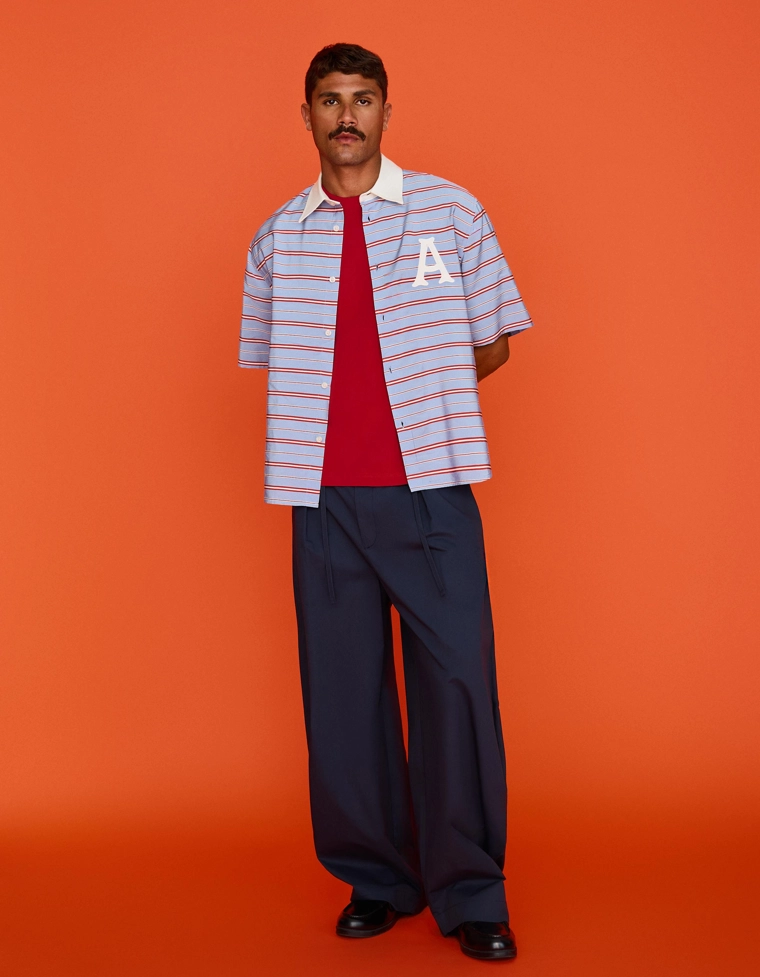 Рубашка геометрического кроя с короткими рукавами и вышивкой