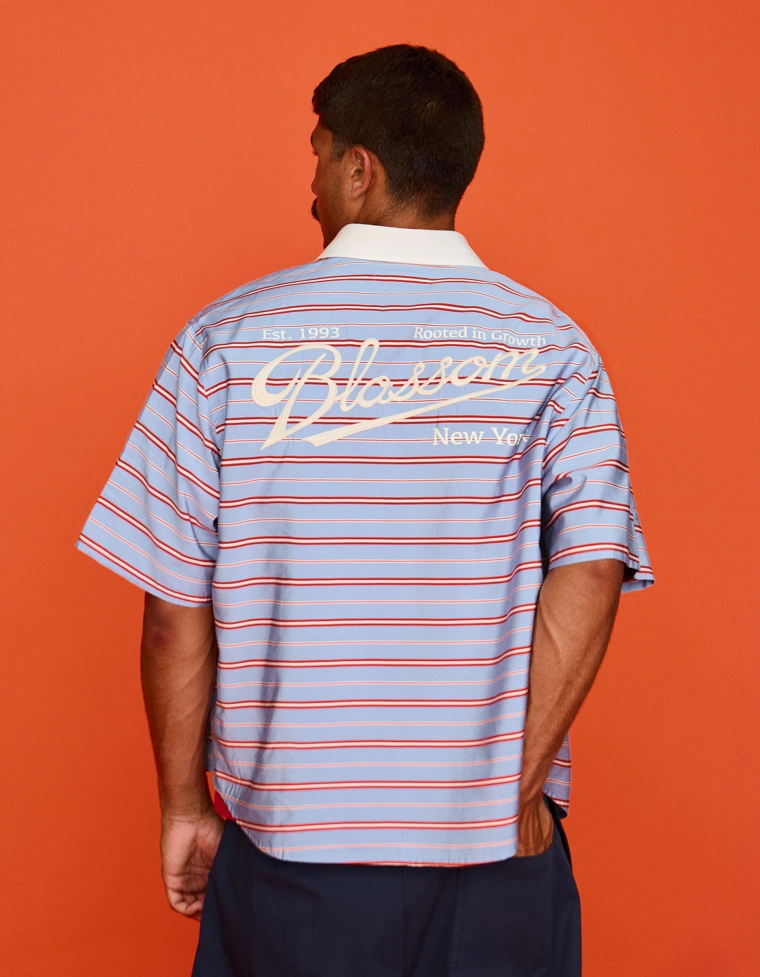 Рубашка геометрического кроя с короткими рукавами и вышивкой