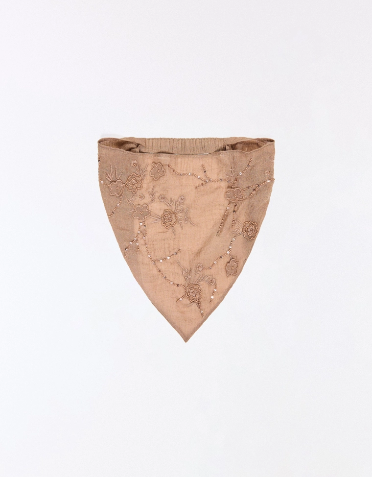 Бандана с вышивкой из меха