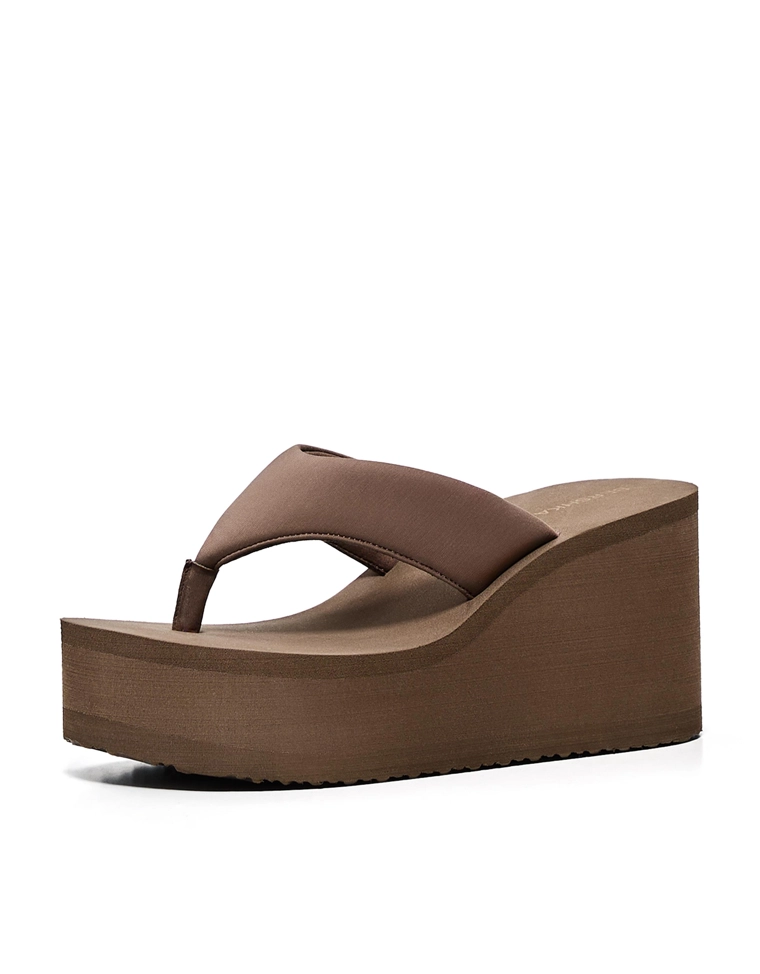 Сандалии на каблуке-стринги на платформе