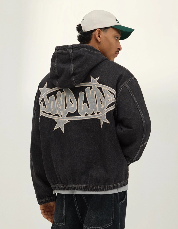 Джинсовая куртка с капюшоном