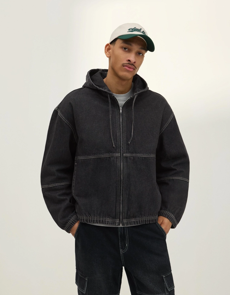 Джинсовая куртка с капюшоном