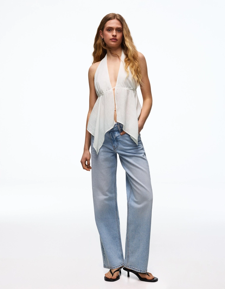 Топ с горловиной-халтер и завязками