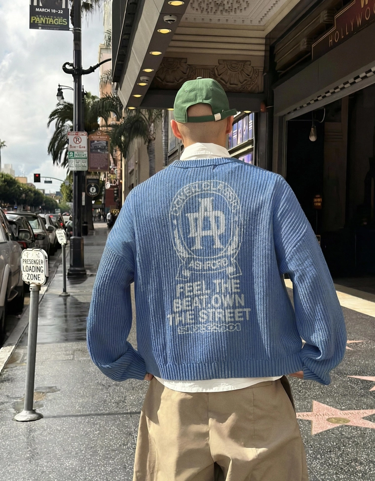 Свитер с круглым вырезом и принтом