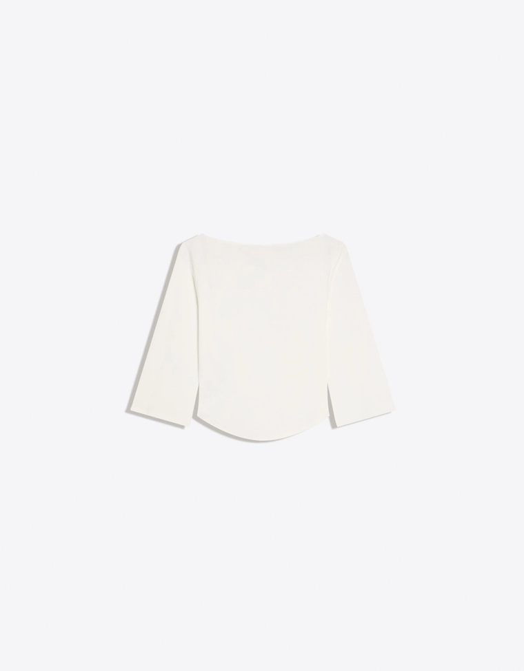 Футболка с вырезом «лодочка»