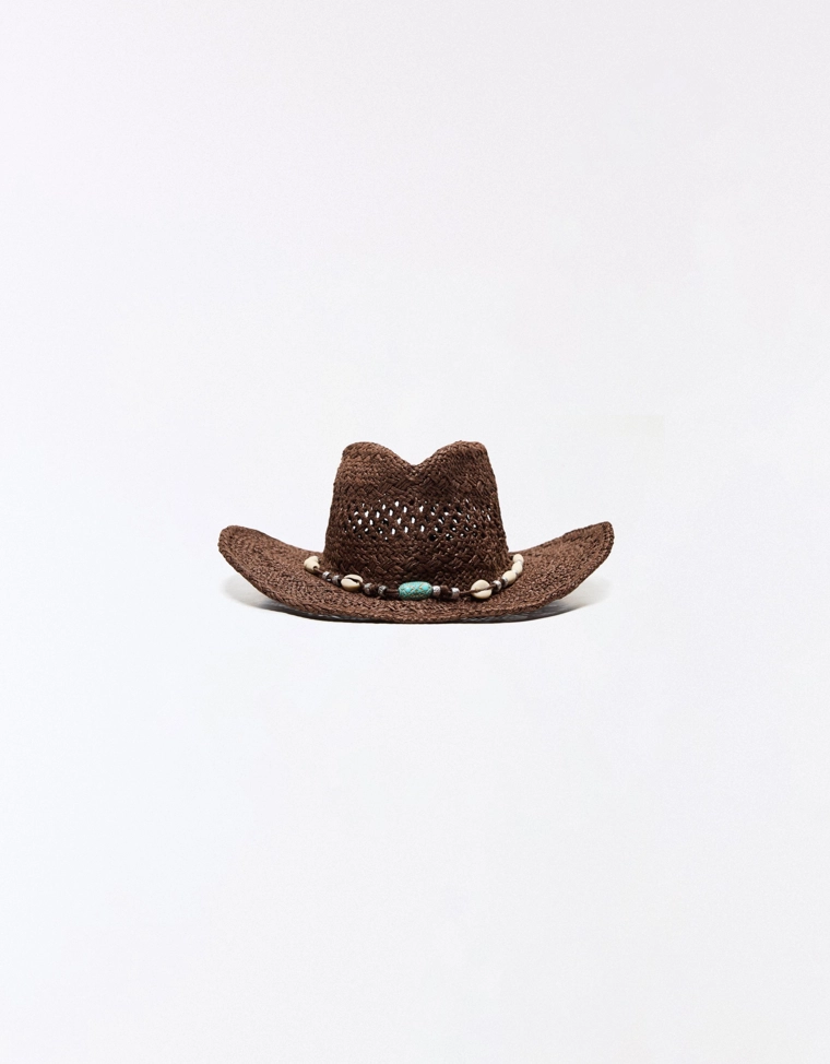 Шляпа в ковбойском стиле с деталями из ракушек