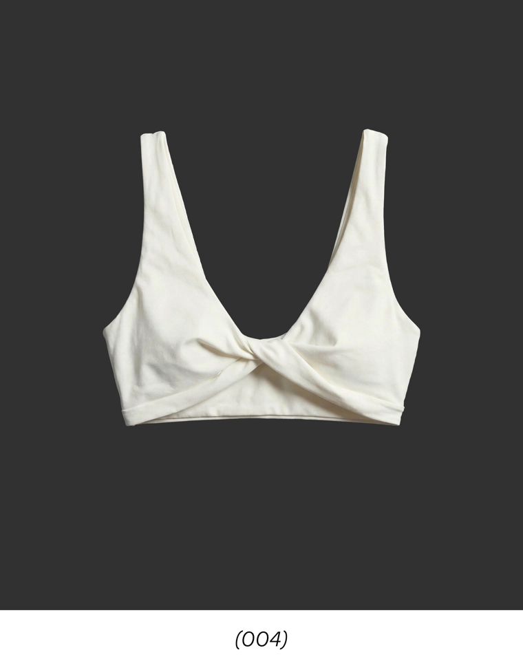 Топ на бретелях с узлом