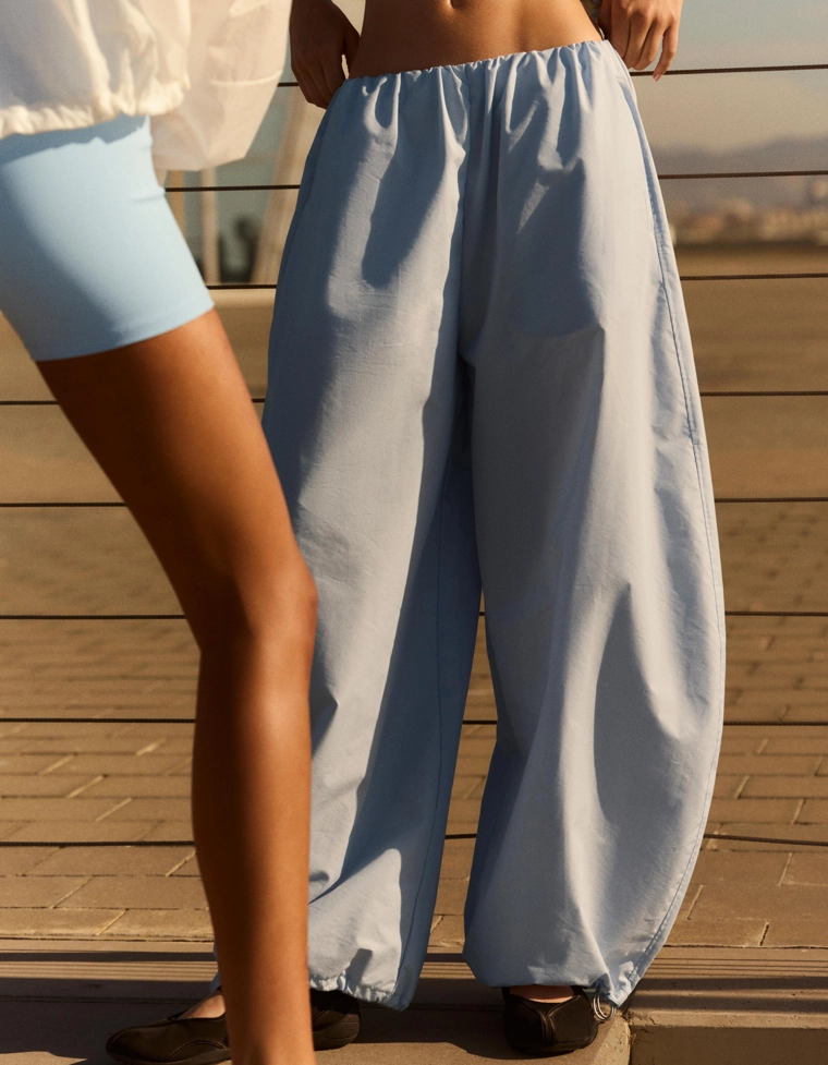 Брюки-парашюты из высокотехнологичного материала