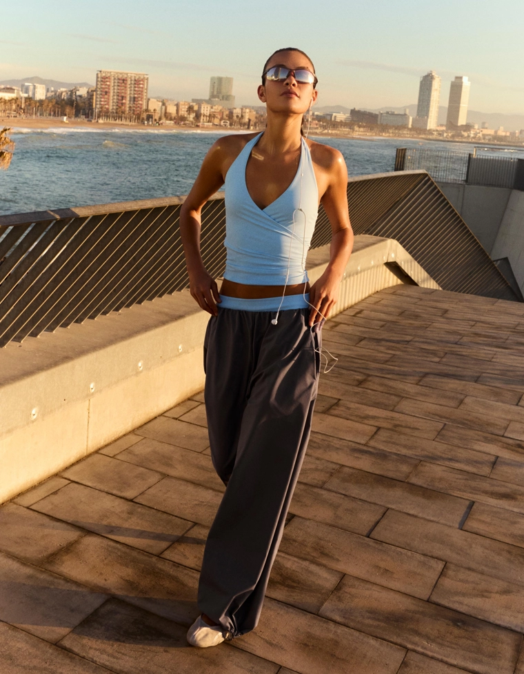 Брюки-парашюты из высокотехнологичного материала